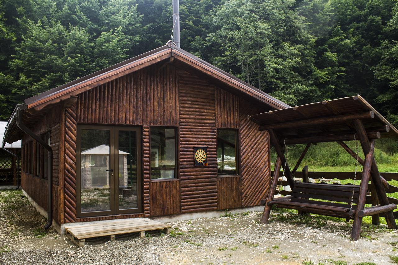Cabana Barlogul Lupilor Villa Berevoesti Bagian luar foto