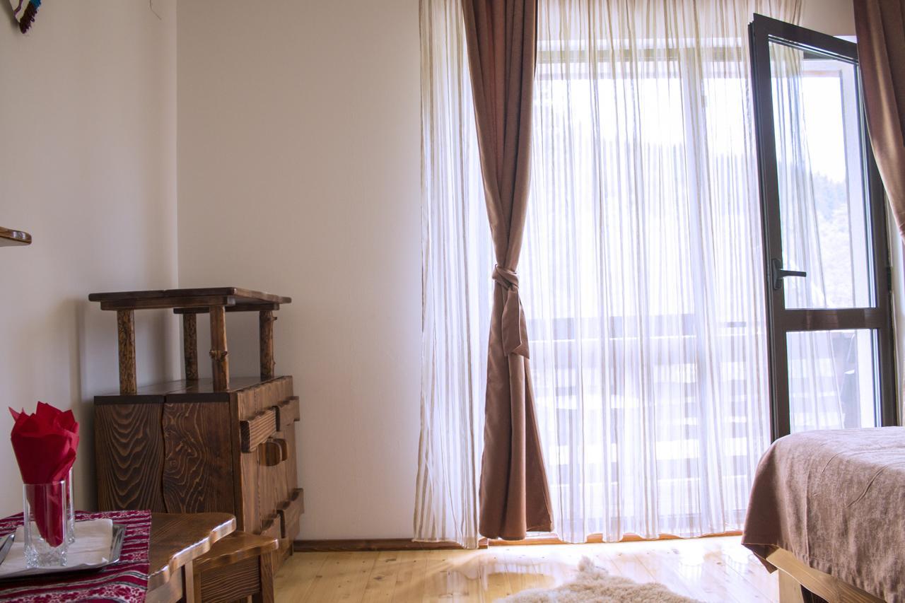 Cabana Barlogul Lupilor Villa Berevoesti Ruang foto