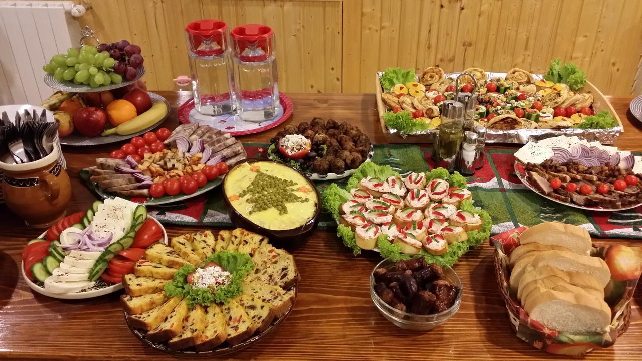 Cabana Barlogul Lupilor Villa Berevoesti Ruang foto