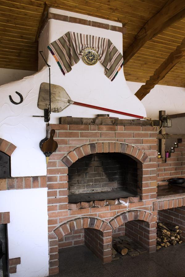 Cabana Barlogul Lupilor Villa Berevoesti Bagian luar foto