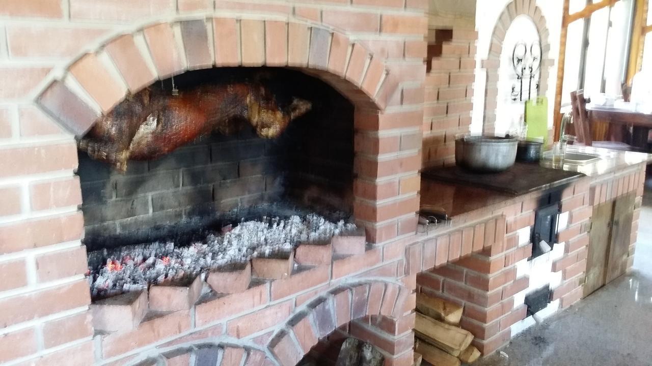 Cabana Barlogul Lupilor Villa Berevoesti Bagian luar foto